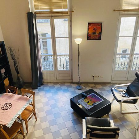 Grand studio meublé et équipé plein centre Montpellier Extérieur photo